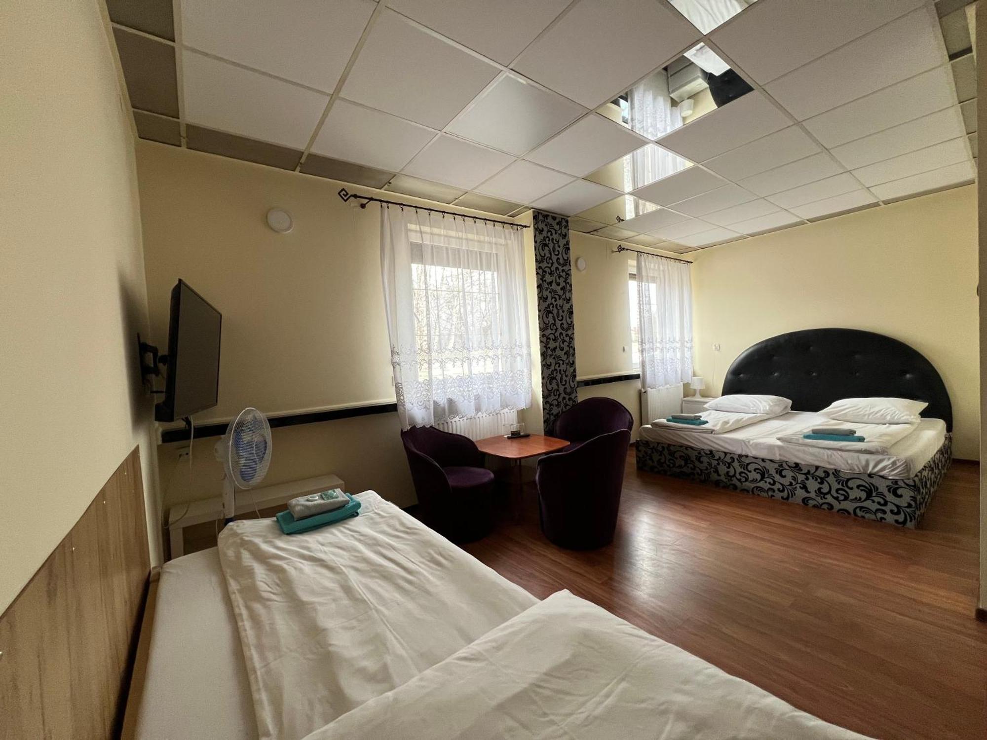 Etna - Hostel -Noclegi ジェシュフ エクステリア 写真