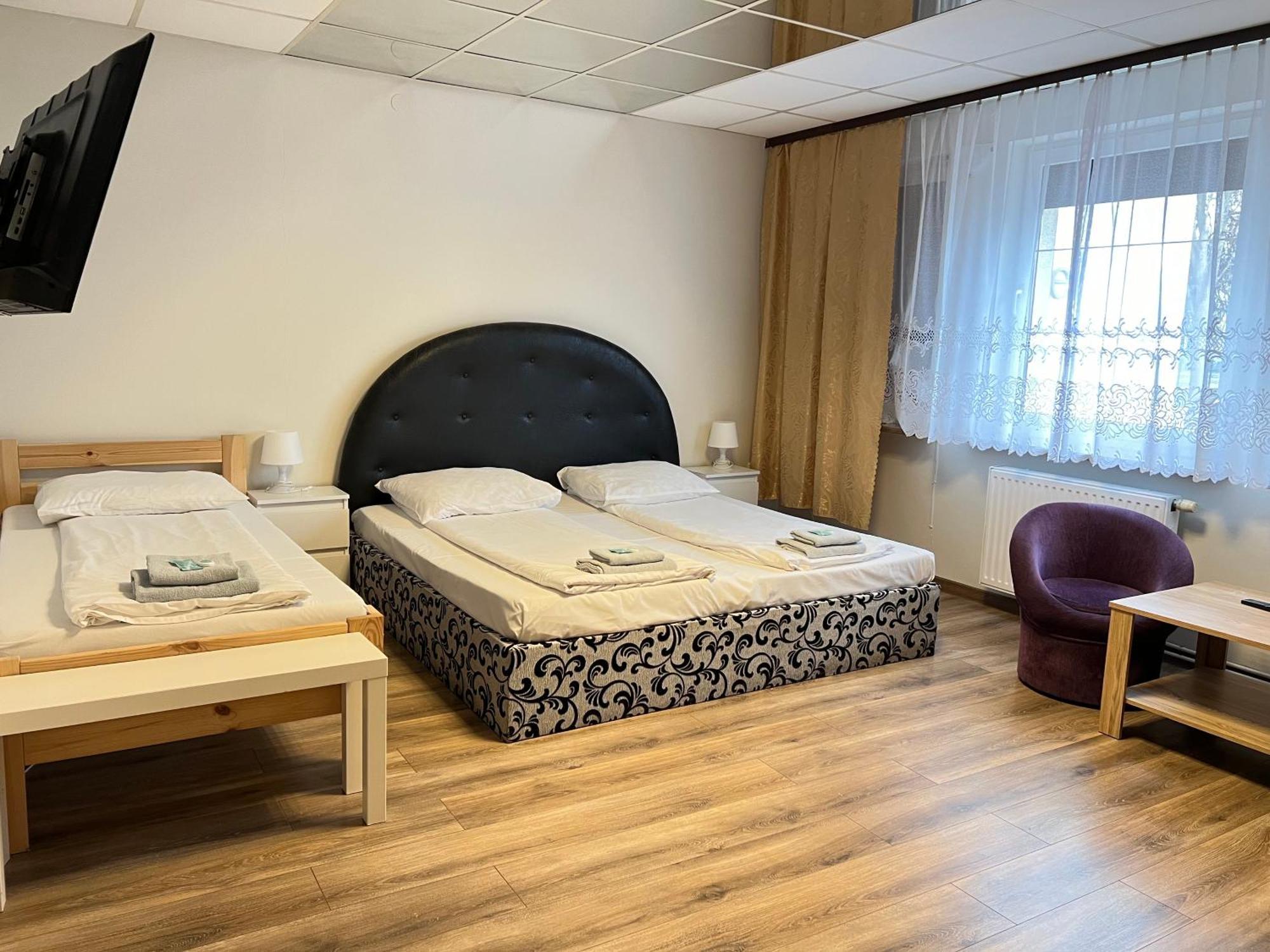 Etna - Hostel -Noclegi ジェシュフ エクステリア 写真